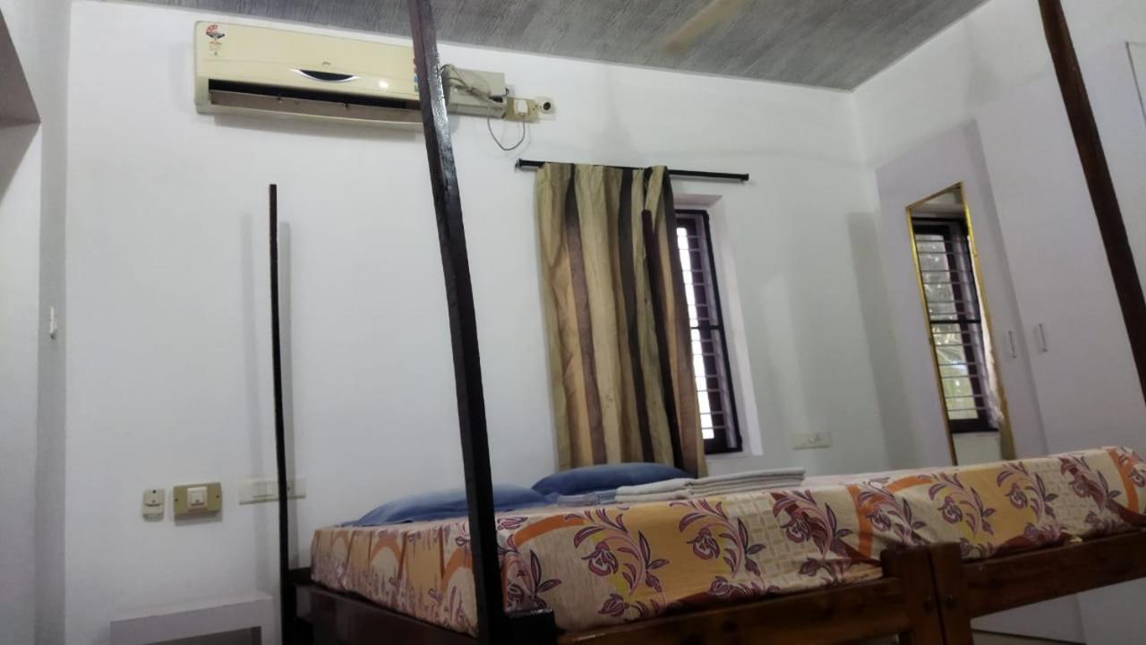 Arya Homestay Bougain Villa Gokarna  Εξωτερικό φωτογραφία